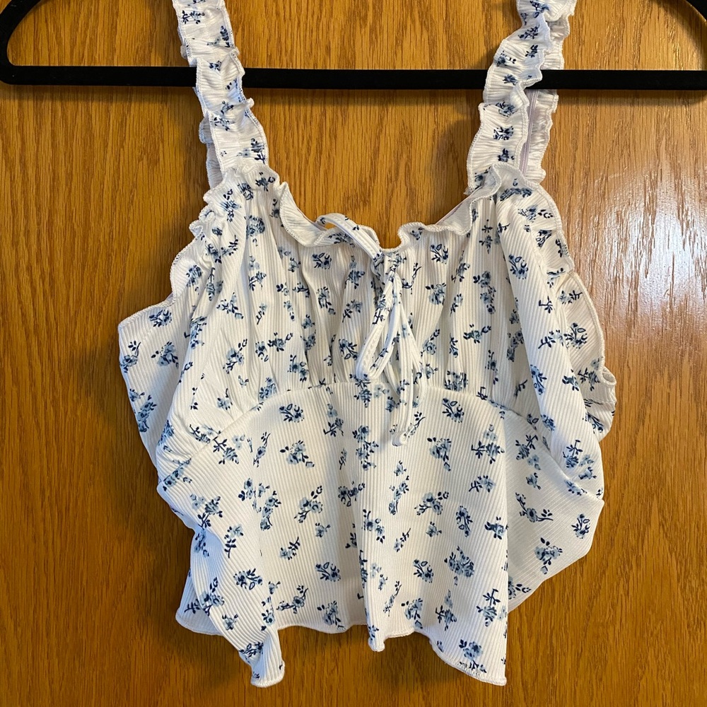 Blue floral riffle tank top